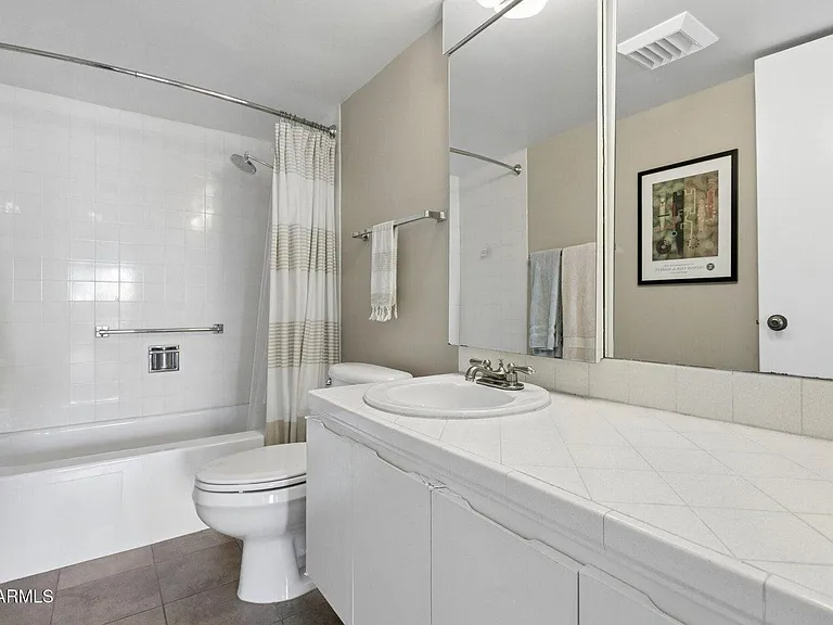2323 N Central Ave #205 — Photo 18