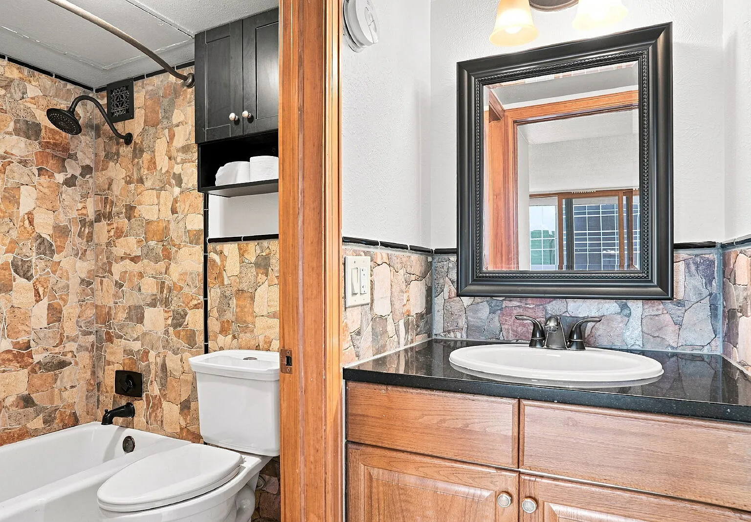 1 bed, 1.0 bath, 643 sqft, $1,496 — Photo 4