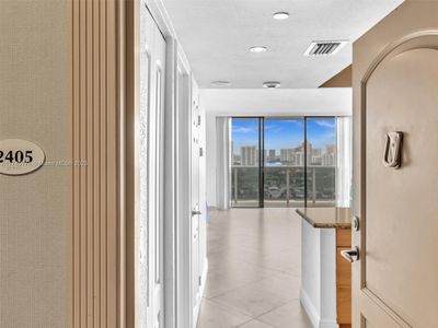 3675 N Country Club Dr APT 2405, Aventura, FL, 33180