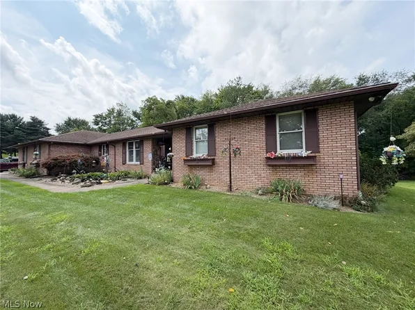 3585 Clermont St NW, North Lawrence, OH 44666