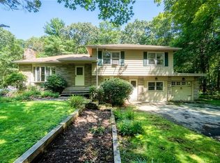 115 Peeptoad Rd, Scituate, RI 02857