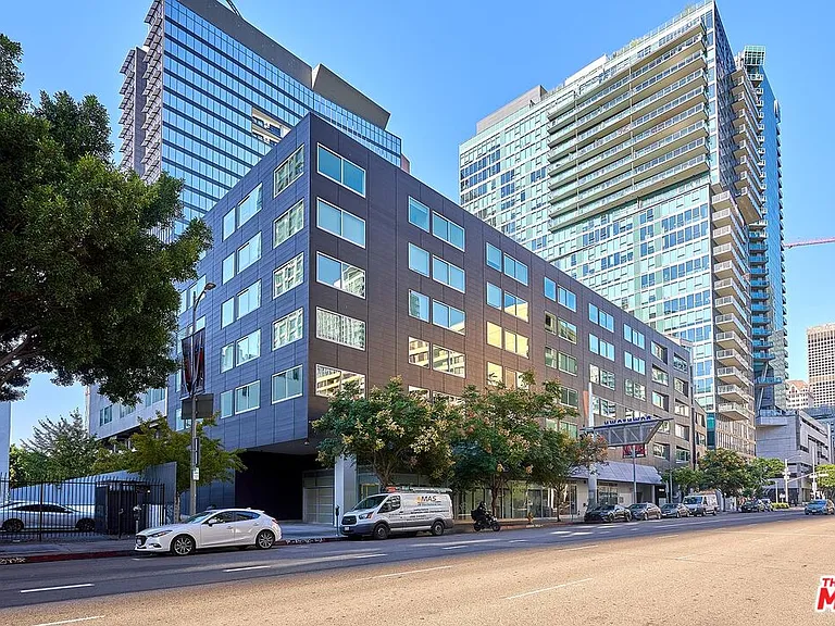 901 S Flower St #500 — Photo 1