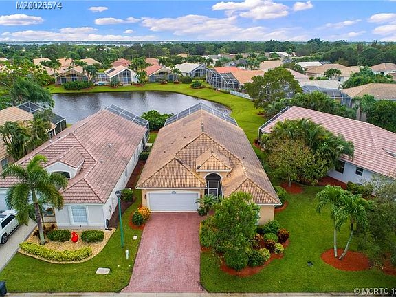 5th image of 1624 SE Ballantrae Blvd