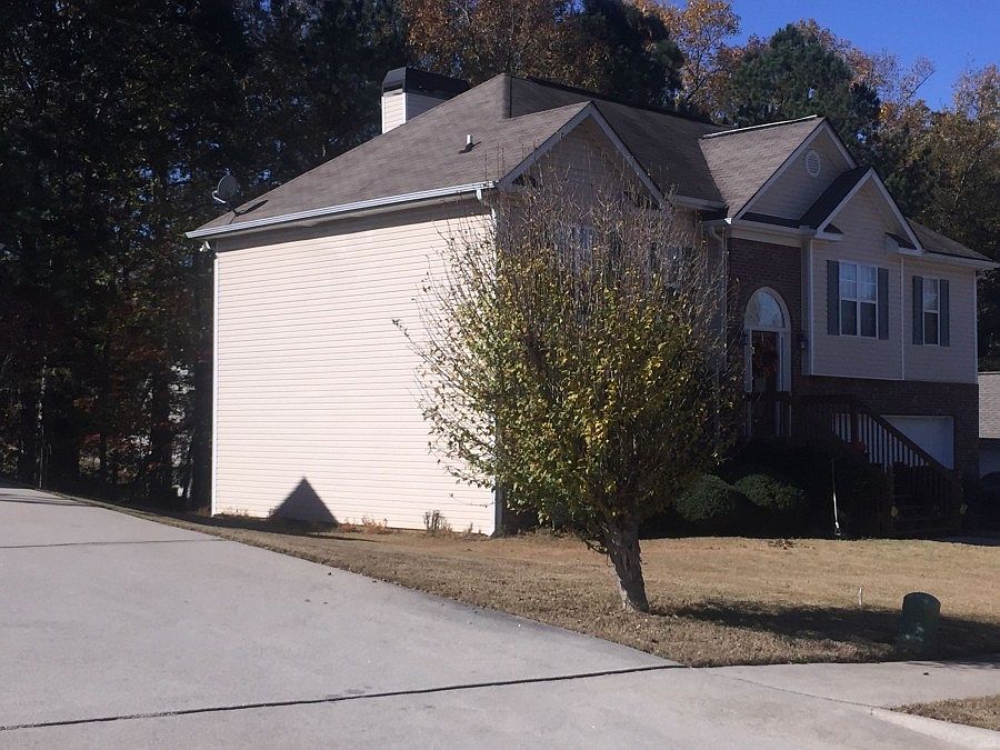 2nd image of 1150 Chateau Ter