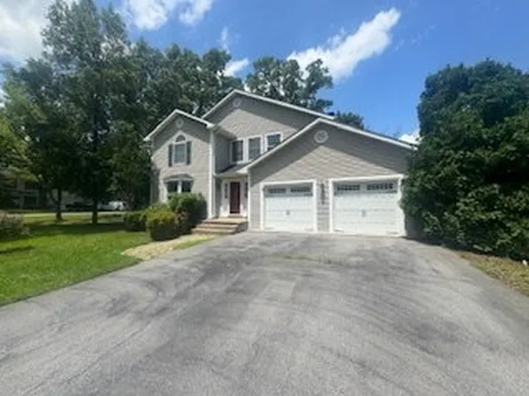 101 Jasmine Ct, Stephens City, VA 22655