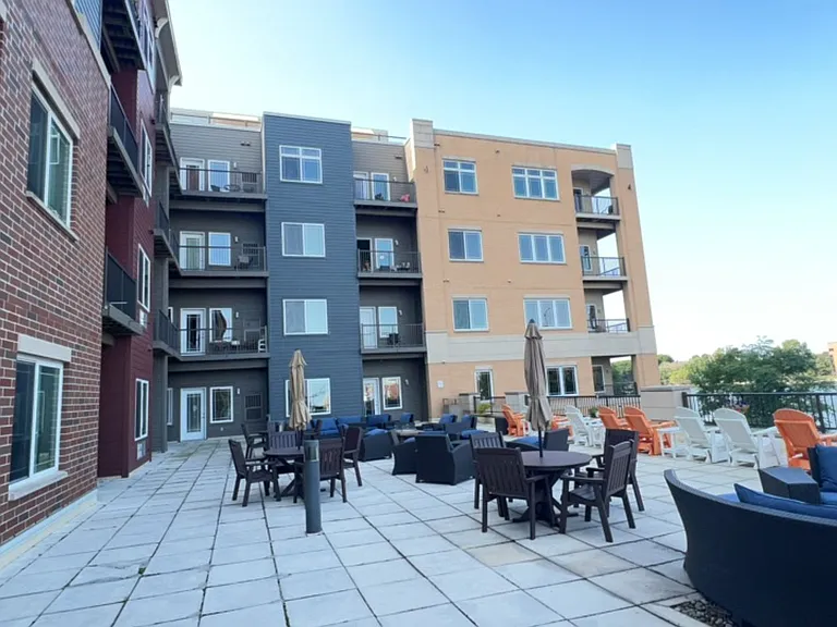 City Deck Landing — Photo 3