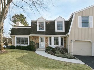 2 Bradford Ln, Basking Ridge, NJ 07920