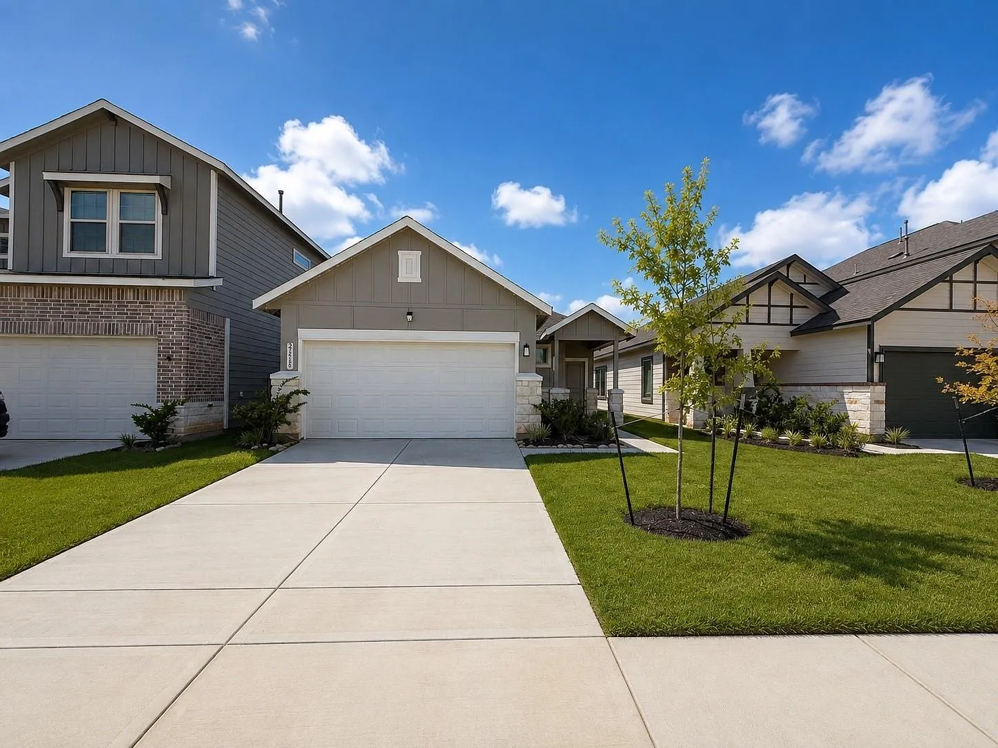 3 bed, 2.0 bath, 1380 sqft, $2,200 — Photo 2