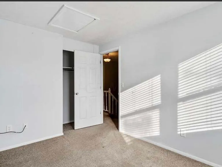 4382 Biscayne Ct — Photo 13