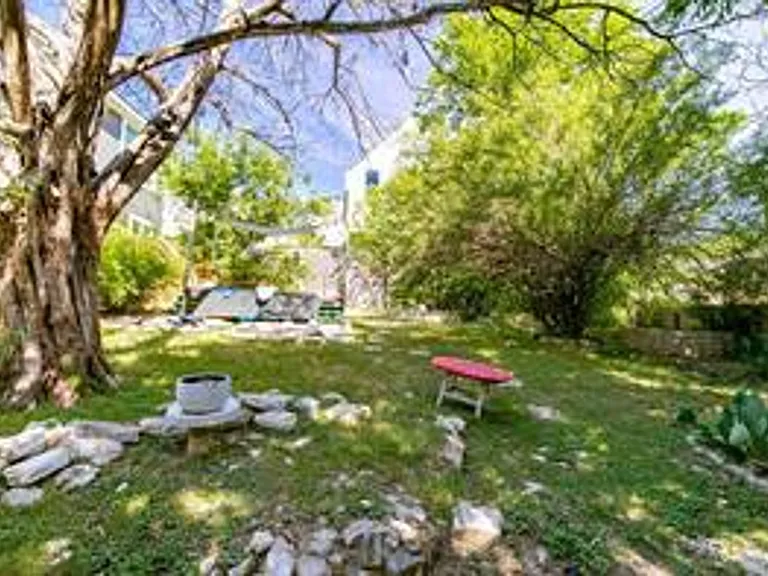 2400 Thornton Rd — Photo 3