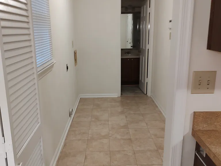 421 Currituck Dr — Photo 9