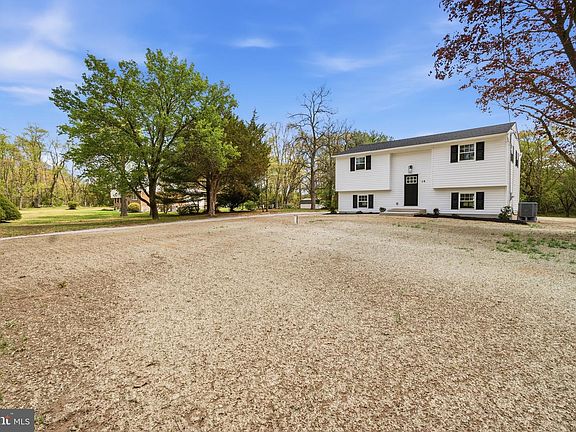 4th image of 18 Avis Mill Rd