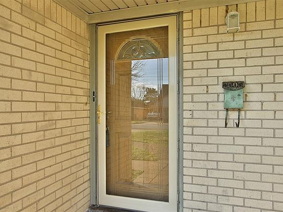 4th image of 2505 Pickerton Dr