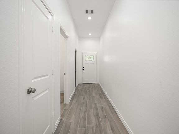 3rd image of 4406 Sterling St