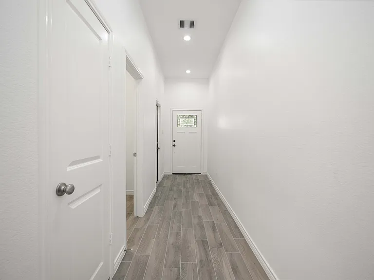 4406 Sterling St — Photo 3