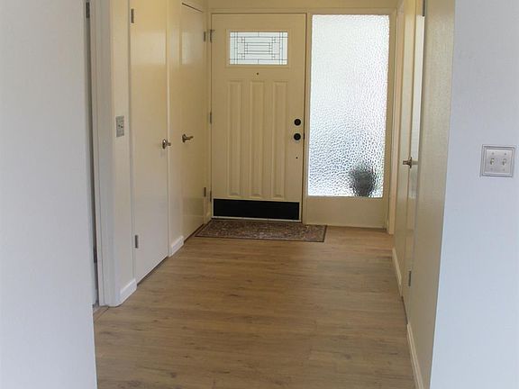 3rd image of 42 Aspen Meadows Circle