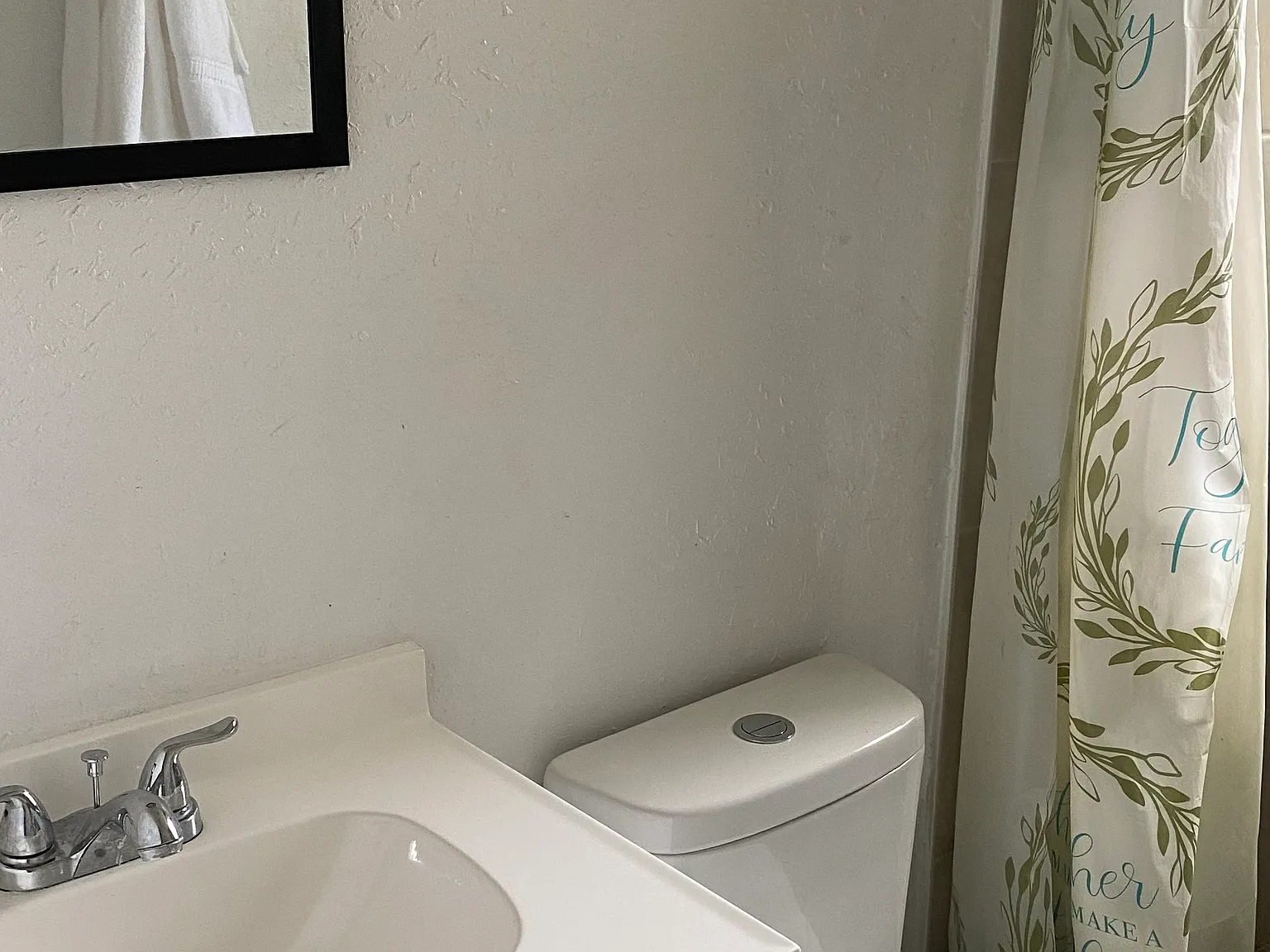 3 bed, 1233 sqft, $1,600 — Photo 1