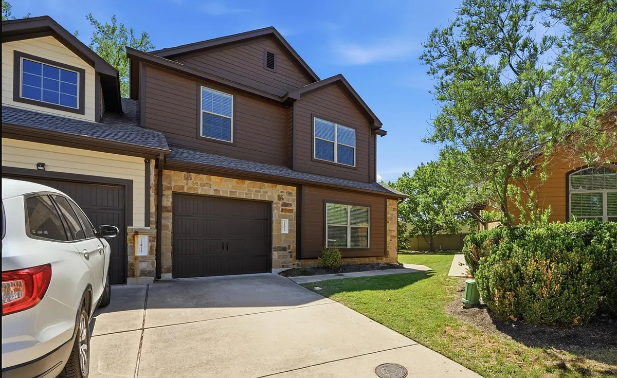 Building Photo - 11417 Lost Maples Trl