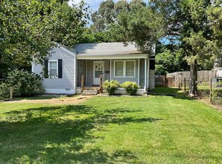 307 W Gilbreath St, Graham, NC 27253