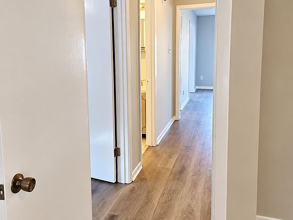 5th image of 1604 Lewellen Rd