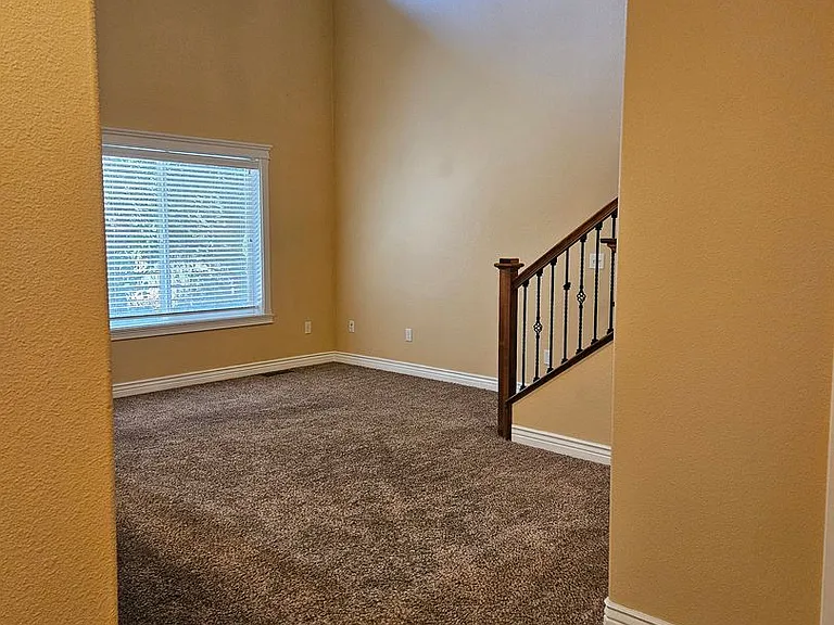 10823 W Franklin Rd — Photo 9