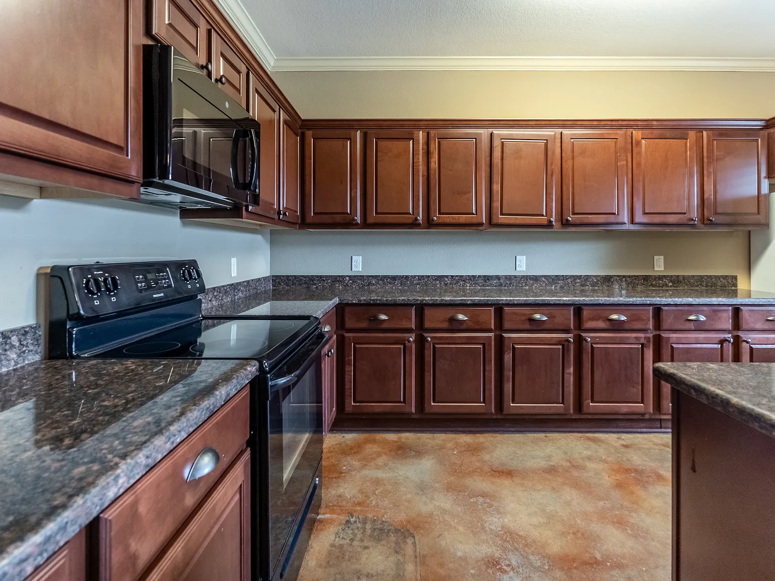 4 bed, 1778 sqft, $2,350 — Photo 2