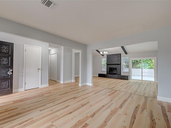 4th image of 215 S Lake Park Dr