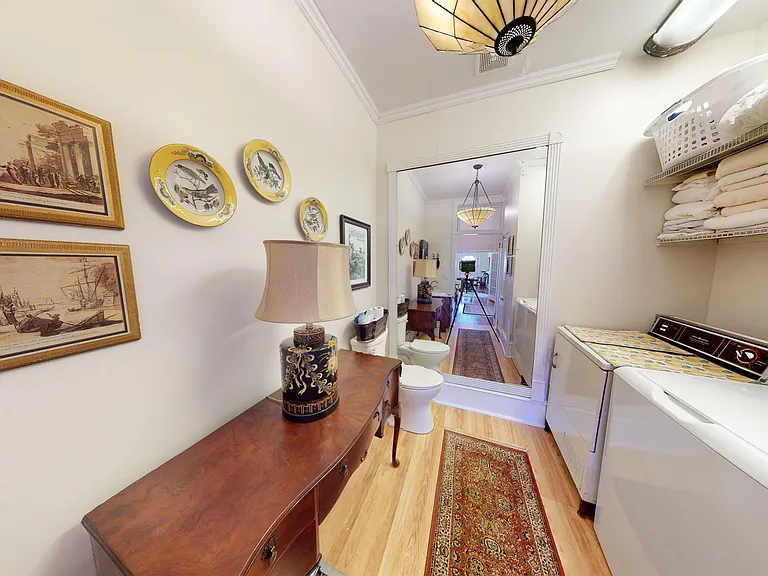 648 Clayton St — Photo 10