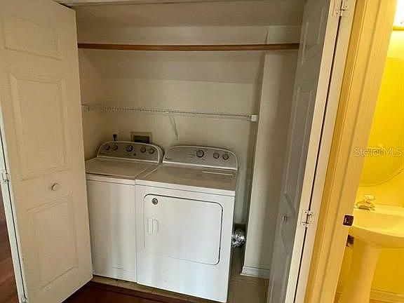 3rd image of 947 W Charing Cross Cir