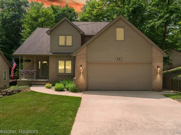 921 Old Hickory Ln, Lake Orion, MI 48362