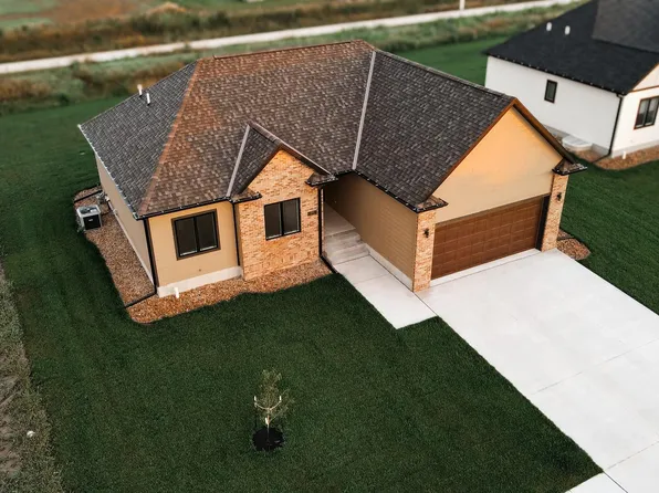 3101 Frahm Ln, Hastings, NE 68901