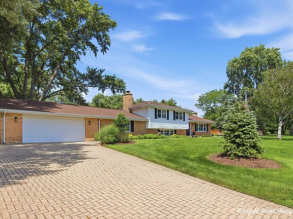 2nd image of 152 Foxwood Ln