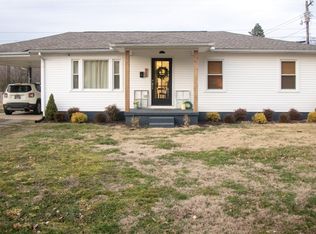 513 W 5th Ave, Hohenwald, TN 38462
