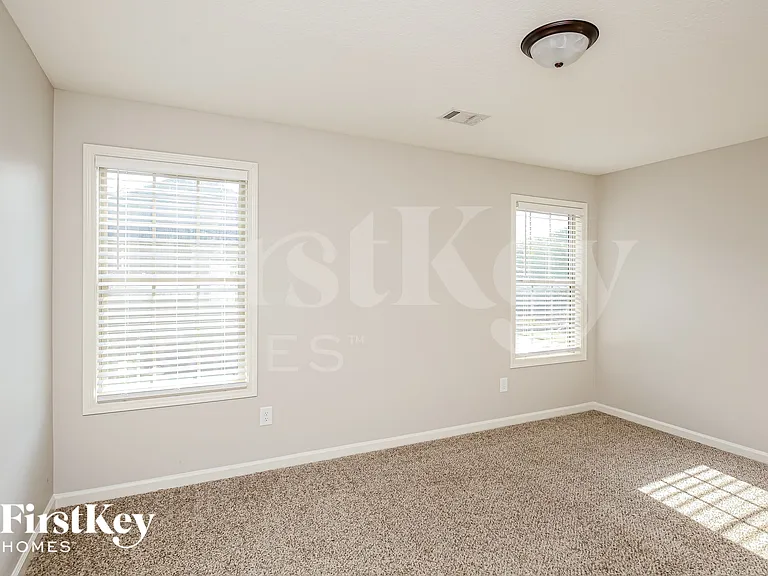 611 Peachtree Rd — Photo 13