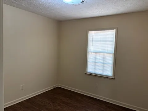 4325 Lincolndale Dr — Photo 7