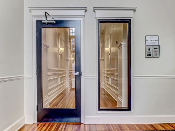 9 W York St #301
