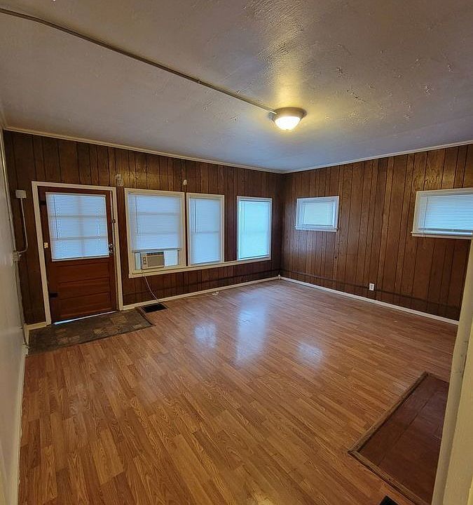 2nd image of 3254 Guilford Ave