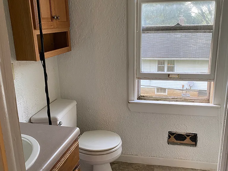 1317 N Kinser Pike #B — Photo 6