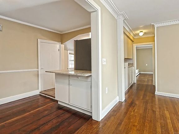 5th image of 562 Amity Rd #D