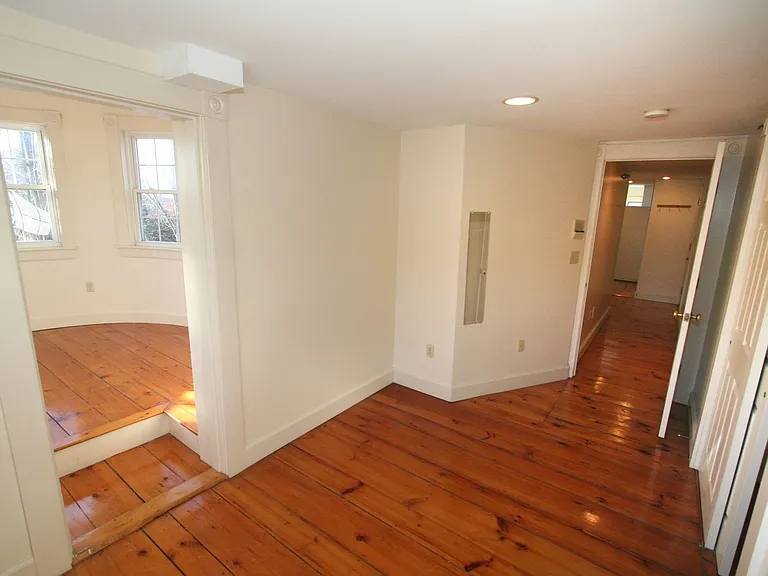 728 Central — Photo 23