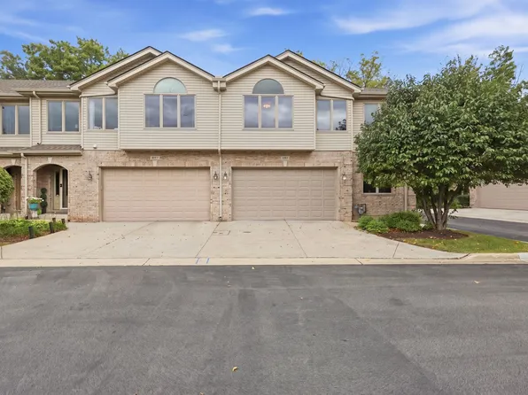 691 E Nerge Rd, Roselle, IL 60172
