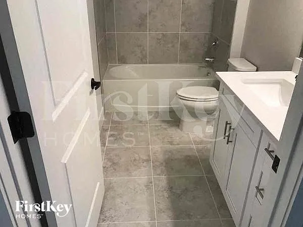6114 Holt Ct — Photo 10