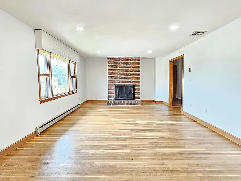 50 Lee St #2 — Photo 2