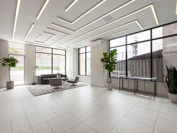 5th image of 1127 Willoughby Ave #7D
