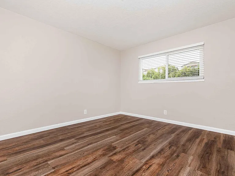 4401 Central Ave — Photo 91