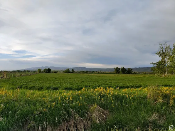 302 4th St S, Dingle, ID 83233
