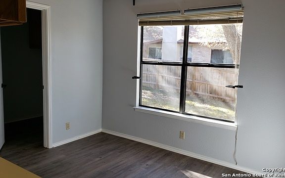 5th image of 9323 Beowulf St