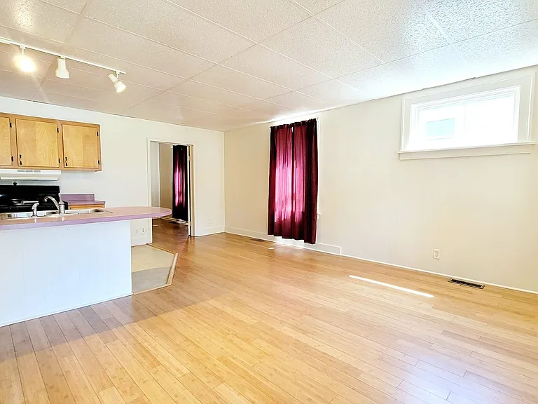 802 S 27th St — Photo 3