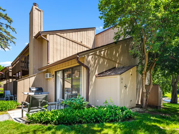 32 Montego Colony APT 4, Fox Lake, IL 60020