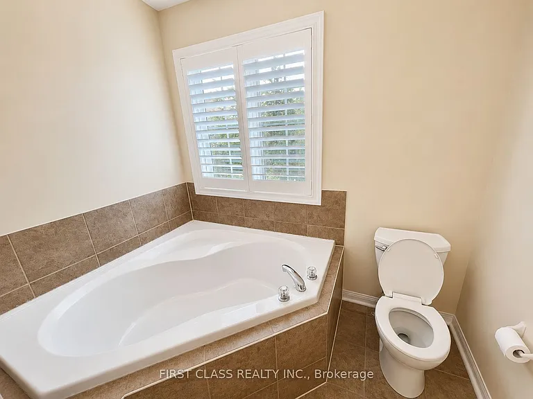 2372 Cornerbrooke Cres — Photo 15